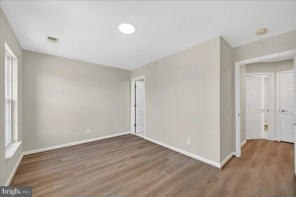 $525,000 | 25484 Amber Gate Terrace, Chantilly, VA 20152