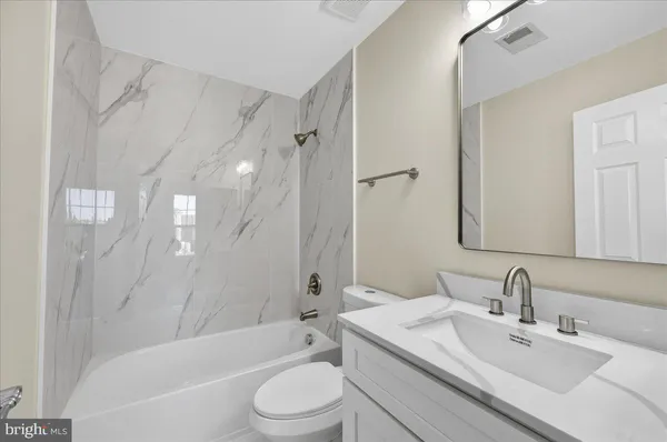 $525,000 | 25484 Amber Gate Terrace, Chantilly, VA 20152