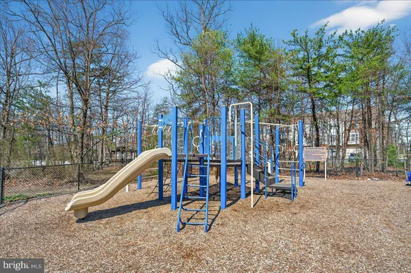 $525,000 | 25484 Amber Gate Terrace, Chantilly, VA 20152