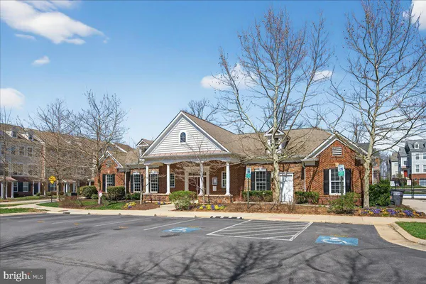 $525,000 | 25484 Amber Gate Terrace, Chantilly, VA 20152