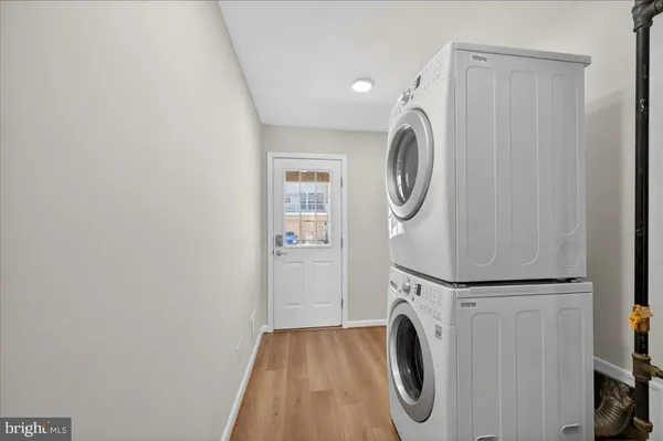 $525,000 | 25484 Amber Gate Terrace, Chantilly, VA 20152