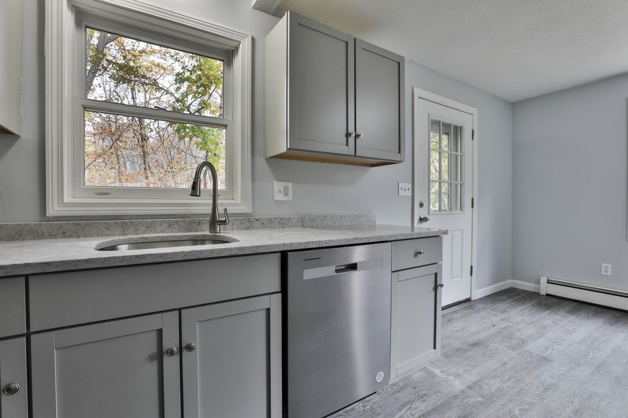8 Al Street, Unit R Derry, NH 03038 - Photo 24 of 25