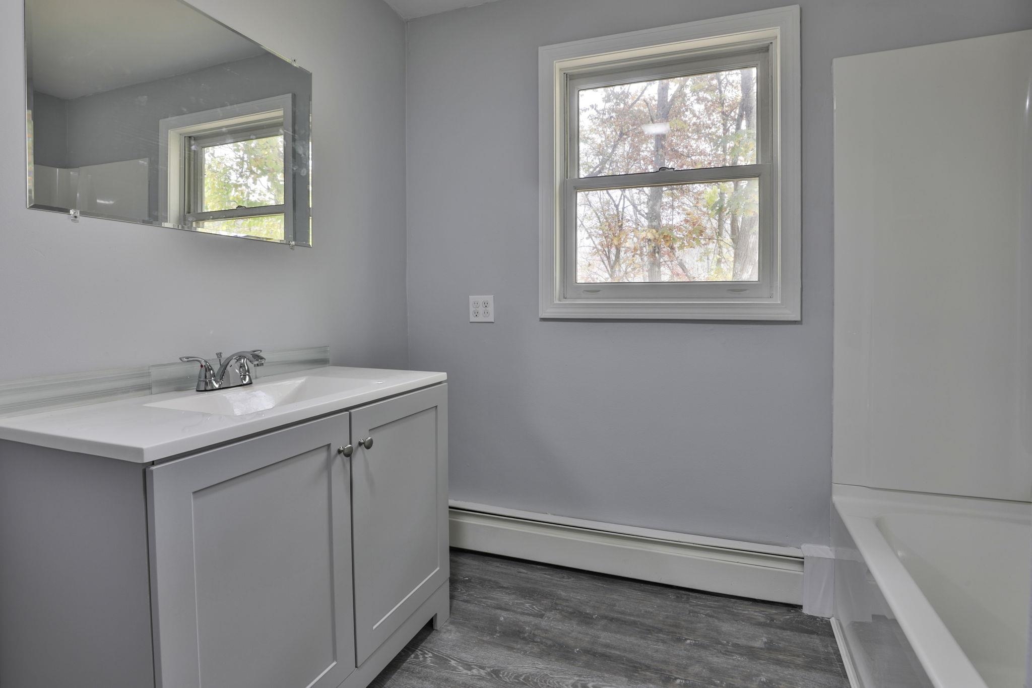 8 Al Street, Unit R Derry, NH 03038 - Photo 7 of 25