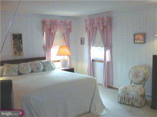 668 Rising Sun Avenue Holland, PA 18966 - Photo 5 of 6 Gallery Image 5