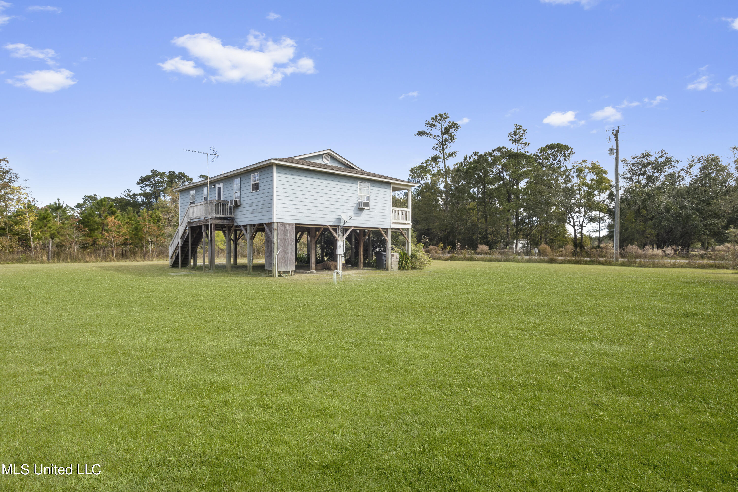 8116 Lower Bay Road Bay St. Louis, MS 39520 - Photo 17 of 20 017