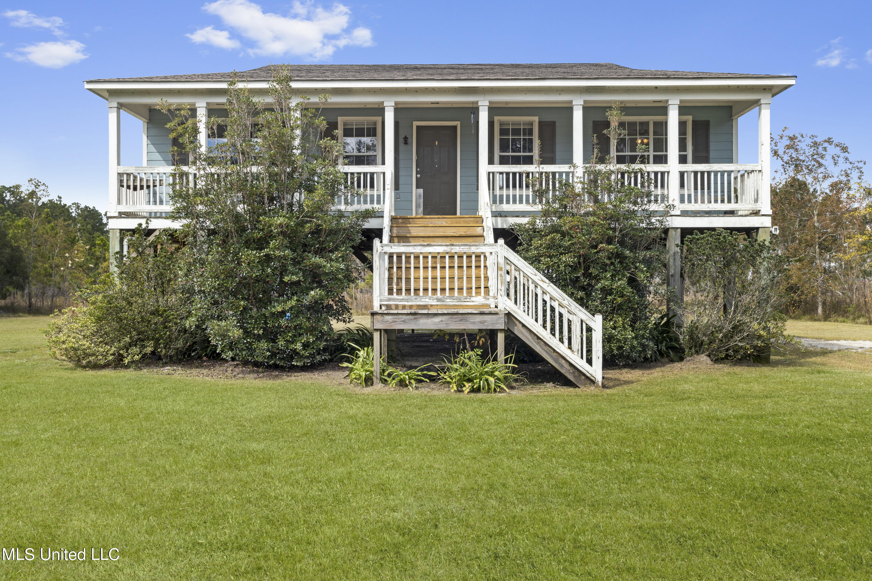 8116 Lower Bay Road Bay St. Louis, MS 39520 - Photo 2 of 20 002