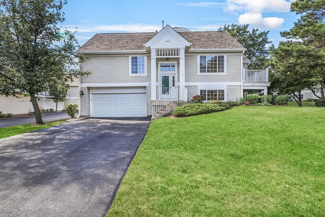 $359,900 | 161 Lucerne Court, Wheeling, IL 60090