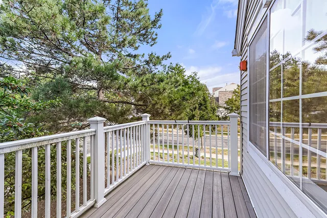 $359,900 | 161 Lucerne Court, Wheeling, IL 60090