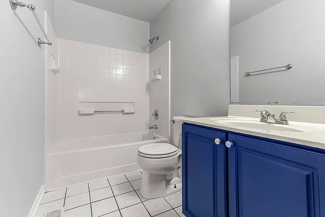 $359,900 | 161 Lucerne Court, Wheeling, IL 60090