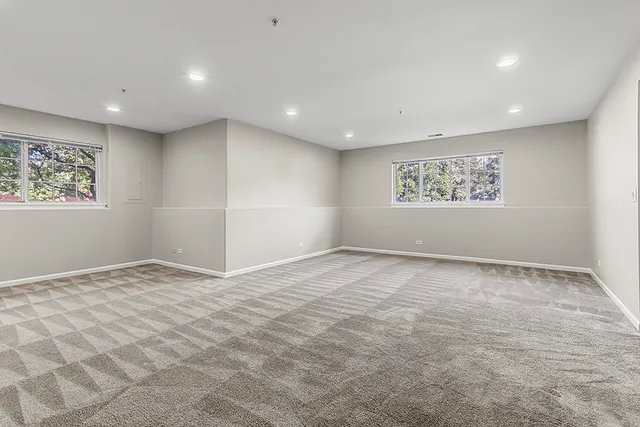 $359,900 | 161 Lucerne Court, Wheeling, IL 60090