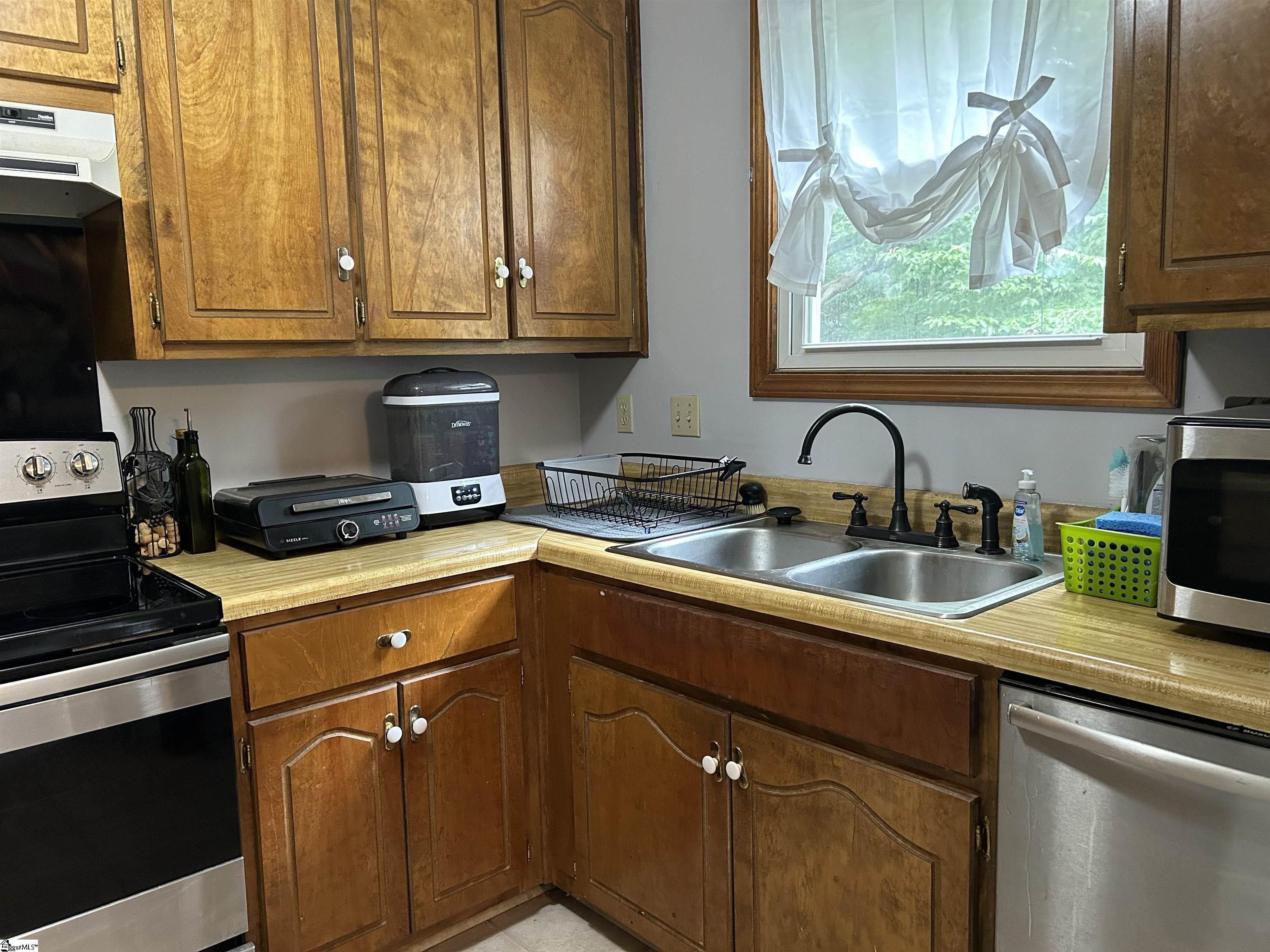 309 Lakeview Drive Laurens, SC 29360 - Photo 21 of 31