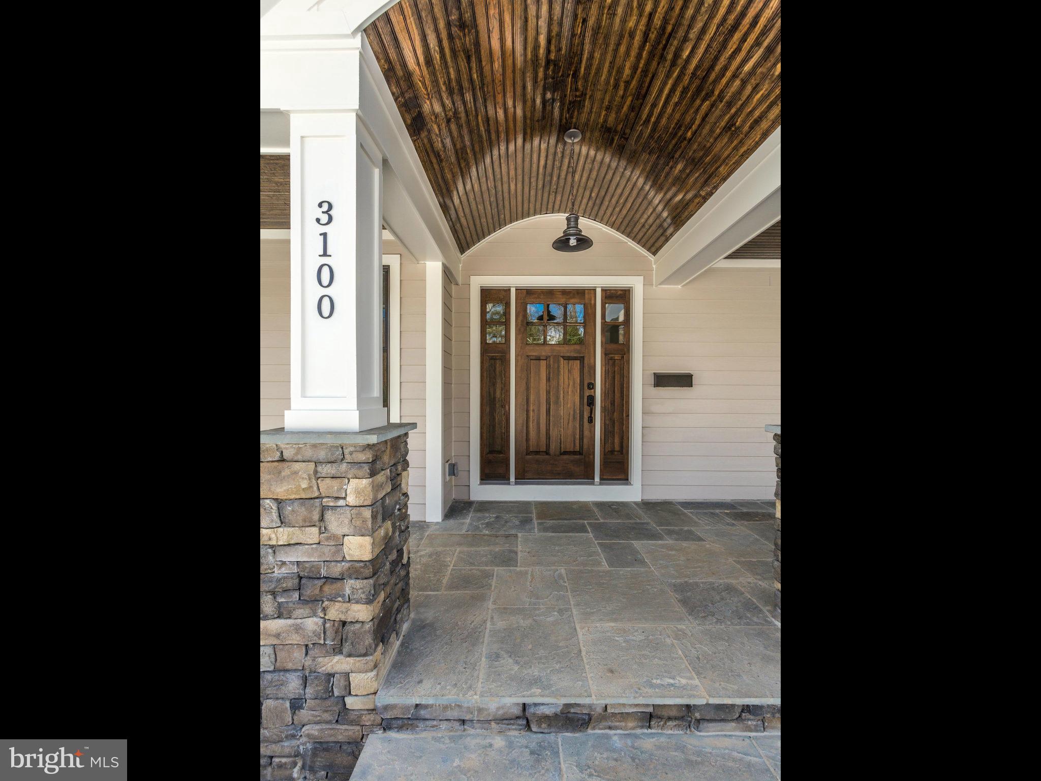 3100 North Rochester Street Arlington, VA 22213 - Photo 4 of 30 a view of an entryway of house