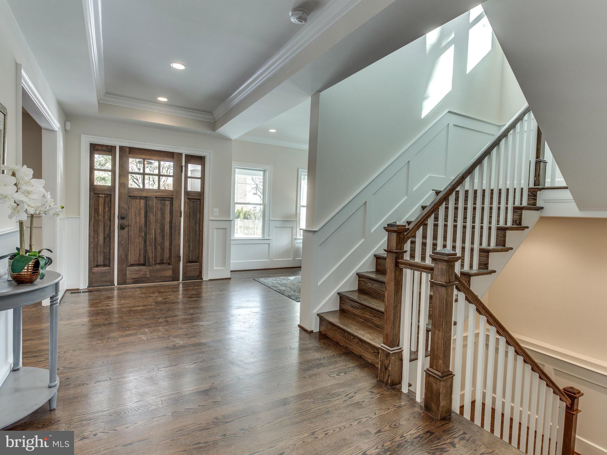 3100 North Rochester Street Arlington, VA 22213 - Photo 9 of 30 a view of an entryway with wooden floor