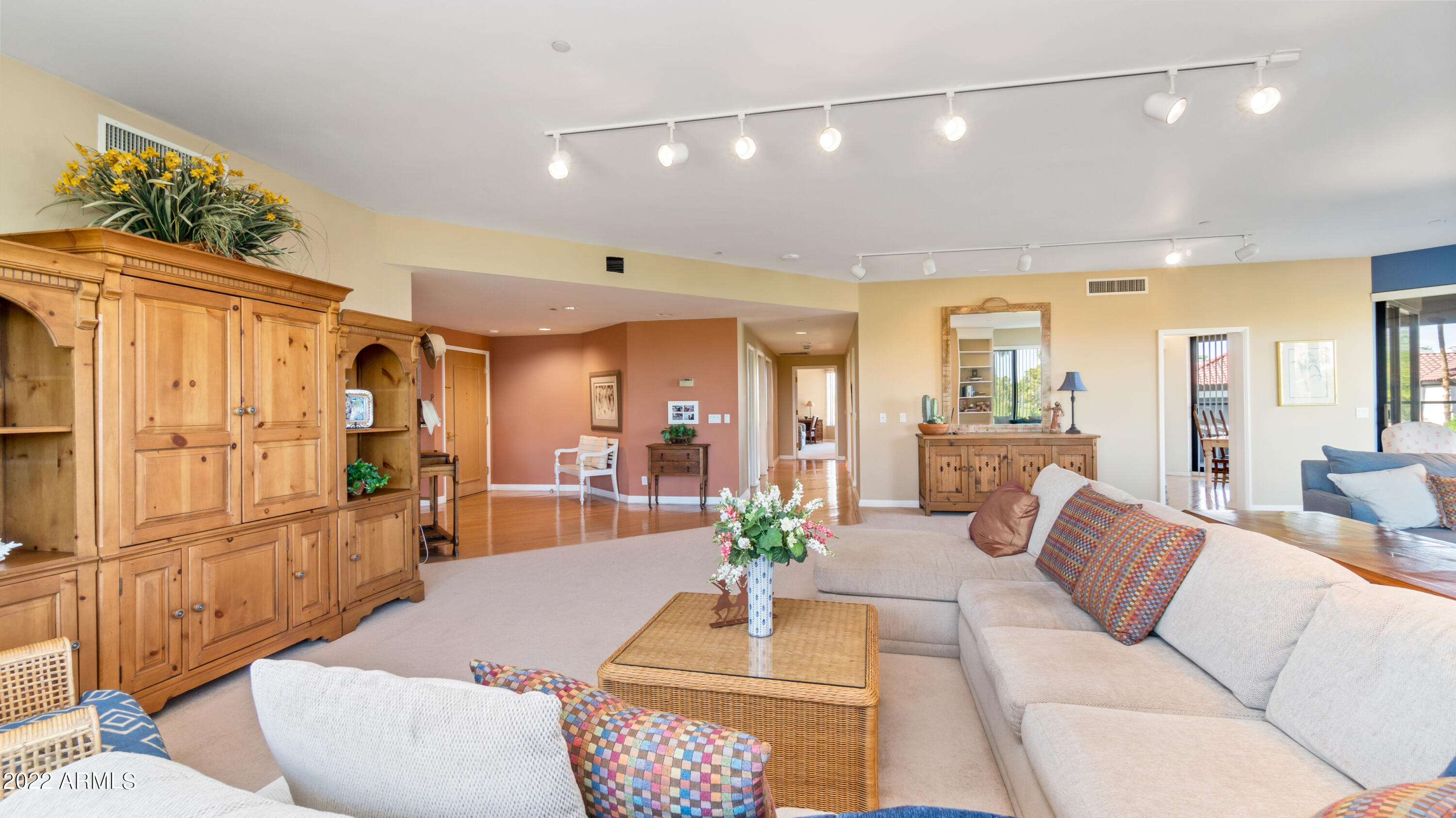 1040 East Osborn Road, Unit 202 Phoenix, AZ 85014 - Photo 3 of 58 1040 East Osborn Road unit 202 - 4