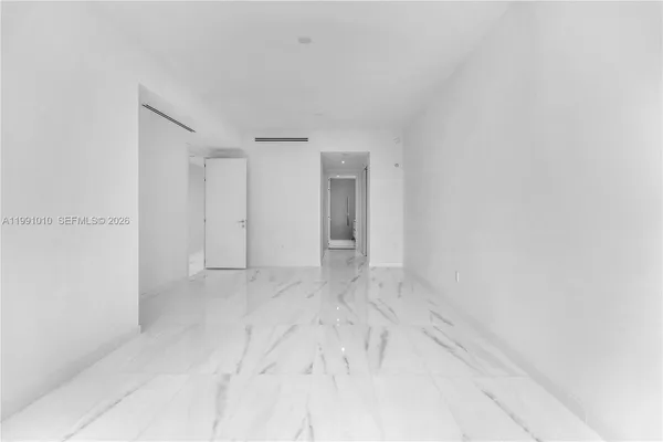 $18,000 | 300 Biscayne Blvd Way, Unit 1902E, Miami, FL 33131