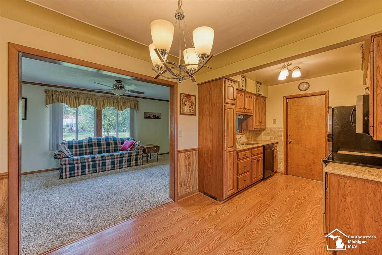 2152 West Rauch Temperance, MI 48182 - Photo 10 of 24
