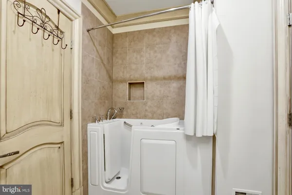 $2,550,000 | 606 Kentland Drive, Great Falls, VA 22066