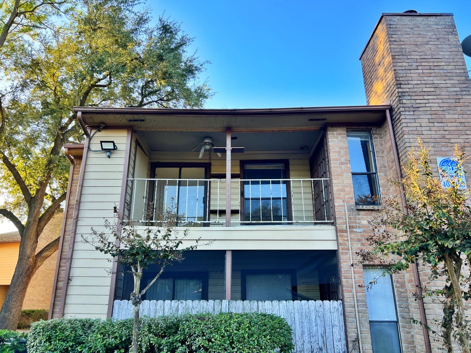 a house view with a outdoor space