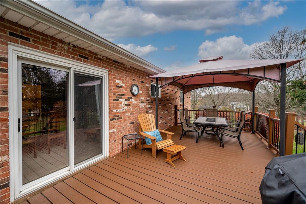 146 Hampton Court Butler, PA 16002 - Photo 22 of 25 a outdoor space with furniture