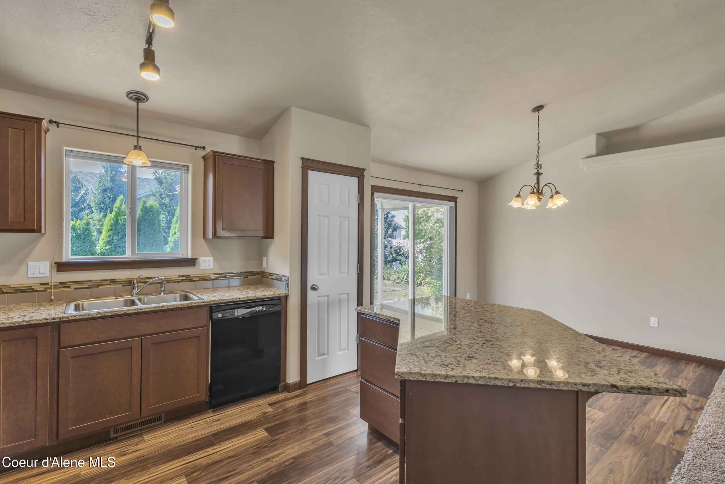6684 West Conner Street Rathdrum, ID 83858 - Photo 15 of 42 Kitchen
