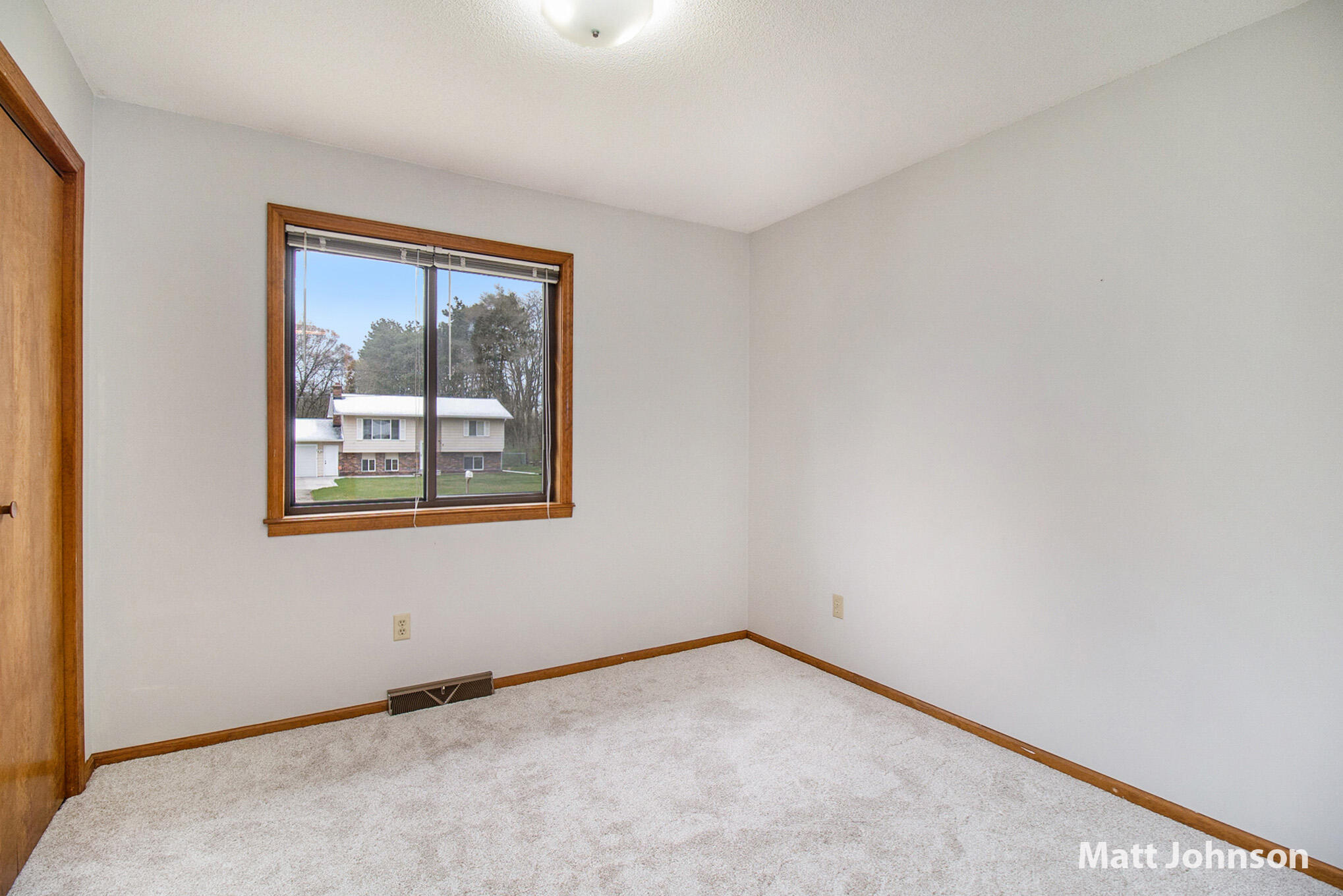 3355 South Walker Road Muskegon, MI 49444 - Photo 22 of 28 625A6891