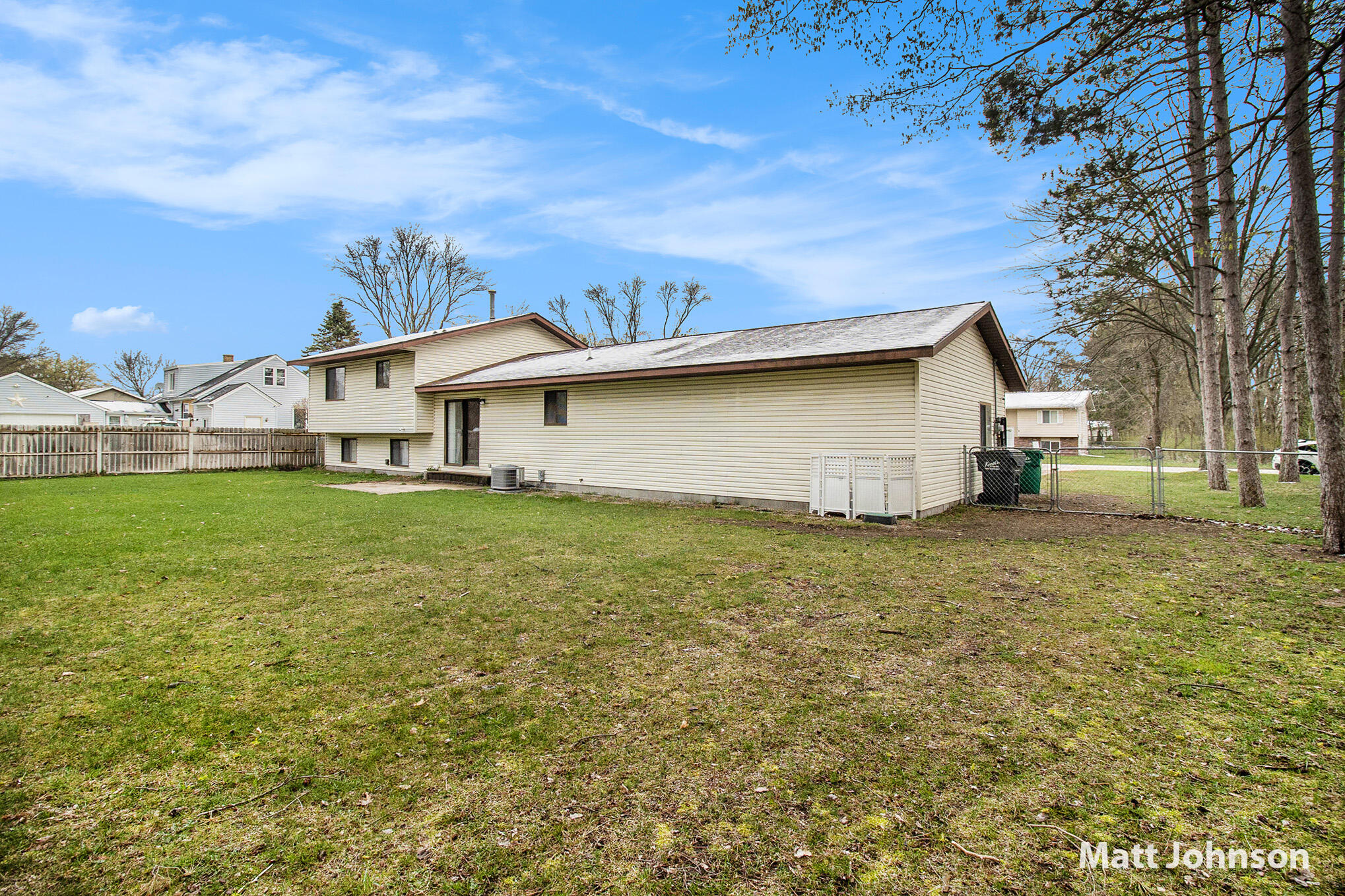 3355 South Walker Road Muskegon, MI 49444 - Photo 4 of 28 625A6944
