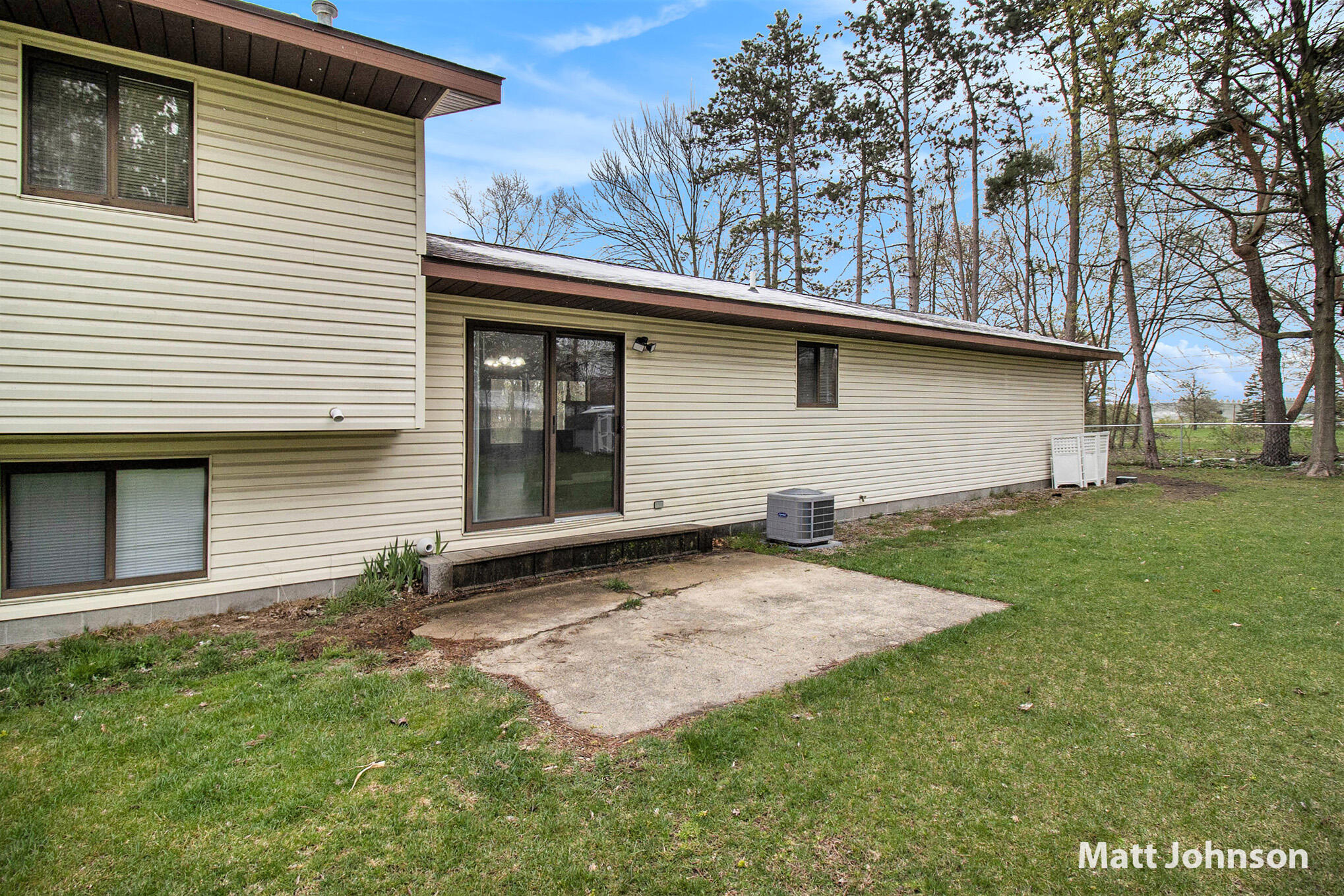 3355 South Walker Road Muskegon, MI 49444 - Photo 7 of 28 625A6959