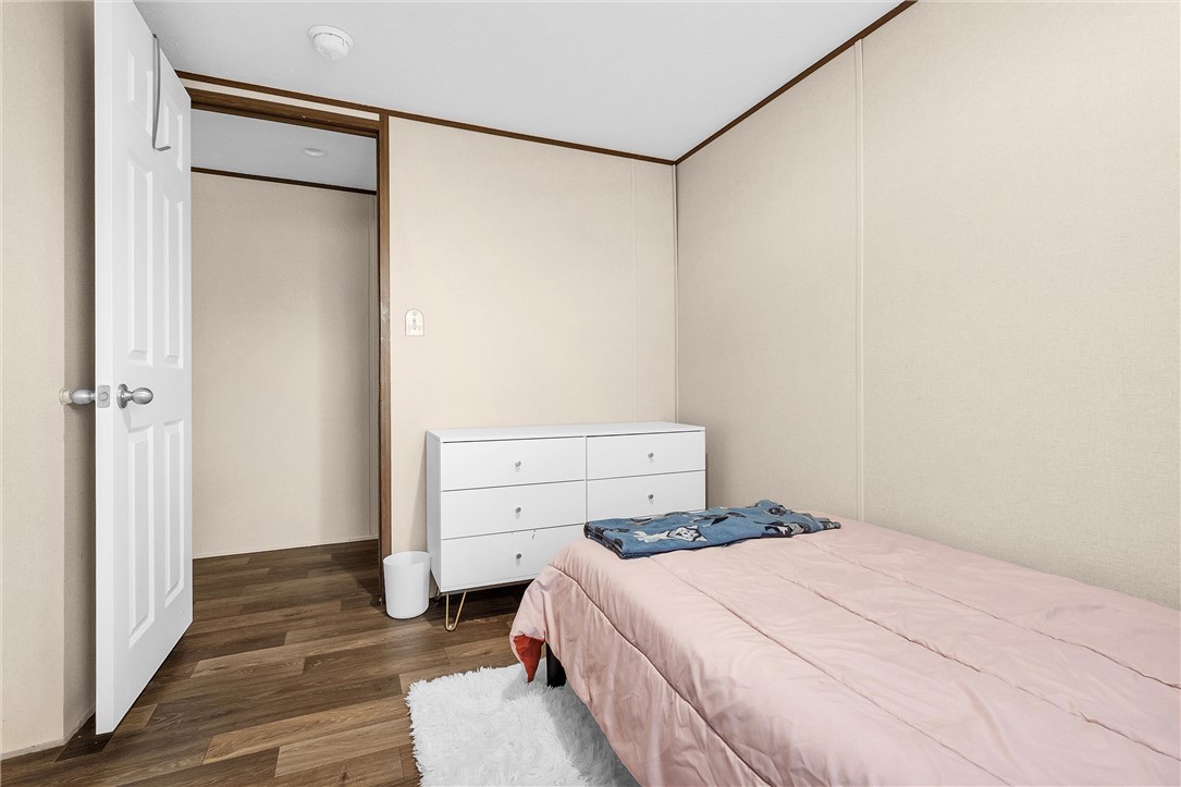 17708 Sweed Road Washington, TX 77880 - Photo 24 of 27 a bedroom with a bed and a shower