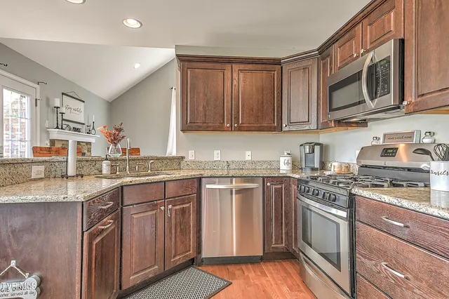 $299,900 | 517 West Glade Street, Glade Spring, VA 24340