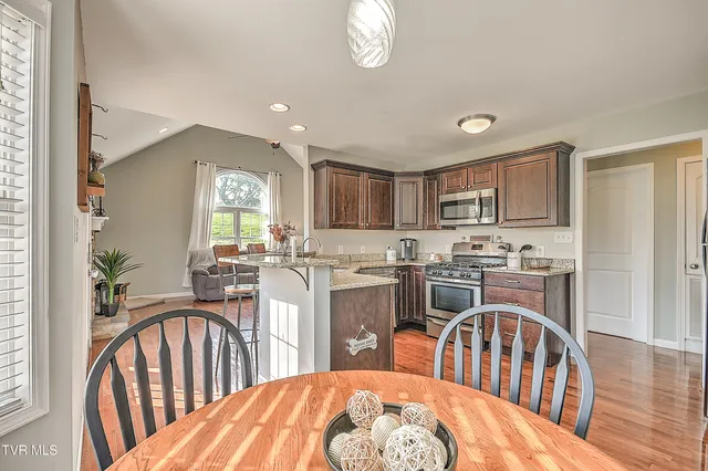 $299,900 | 517 West Glade Street, Glade Spring, VA 24340