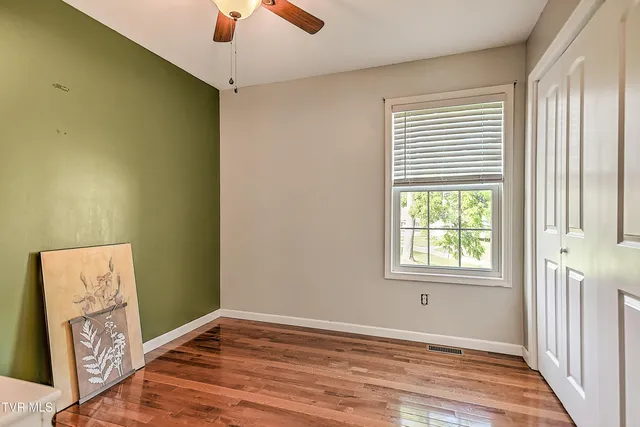 $299,900 | 517 West Glade Street, Glade Spring, VA 24340