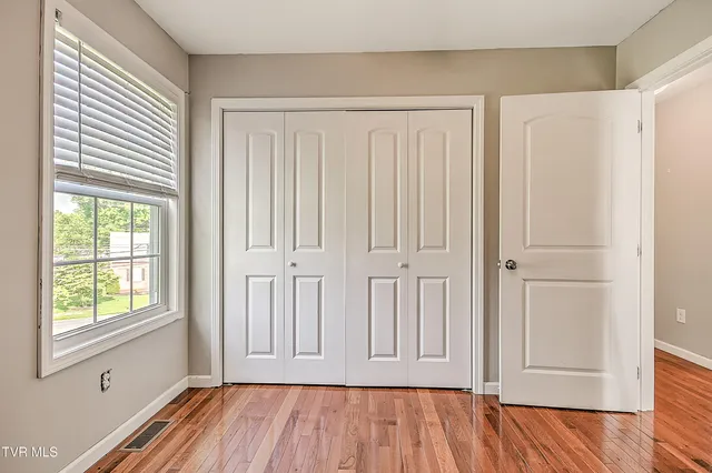 $299,900 | 517 West Glade Street, Glade Spring, VA 24340