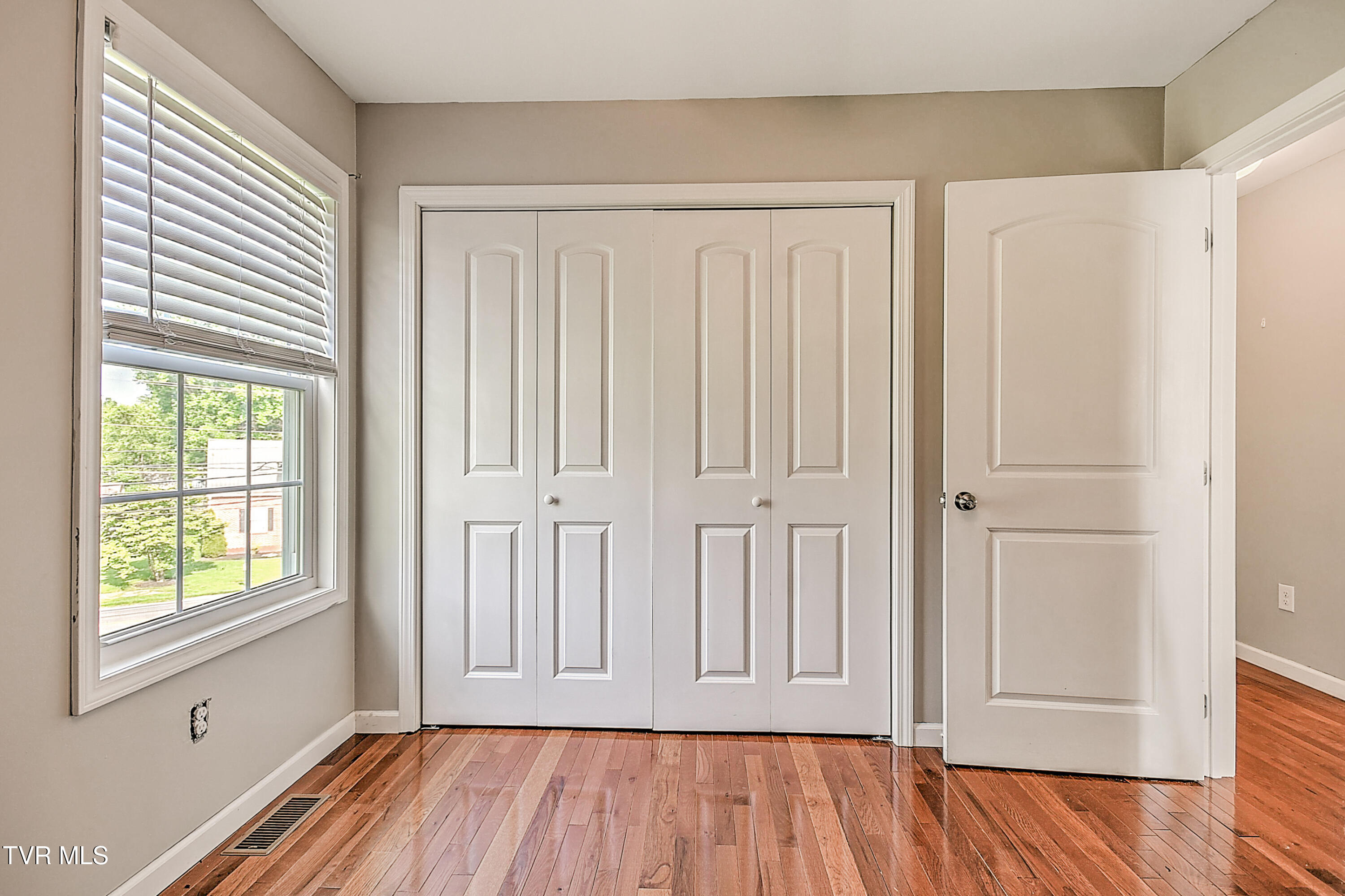 517 West Glade Street Glade Spring, VA 24340 - Photo 21 of 68 517 W Glade St DOM-20