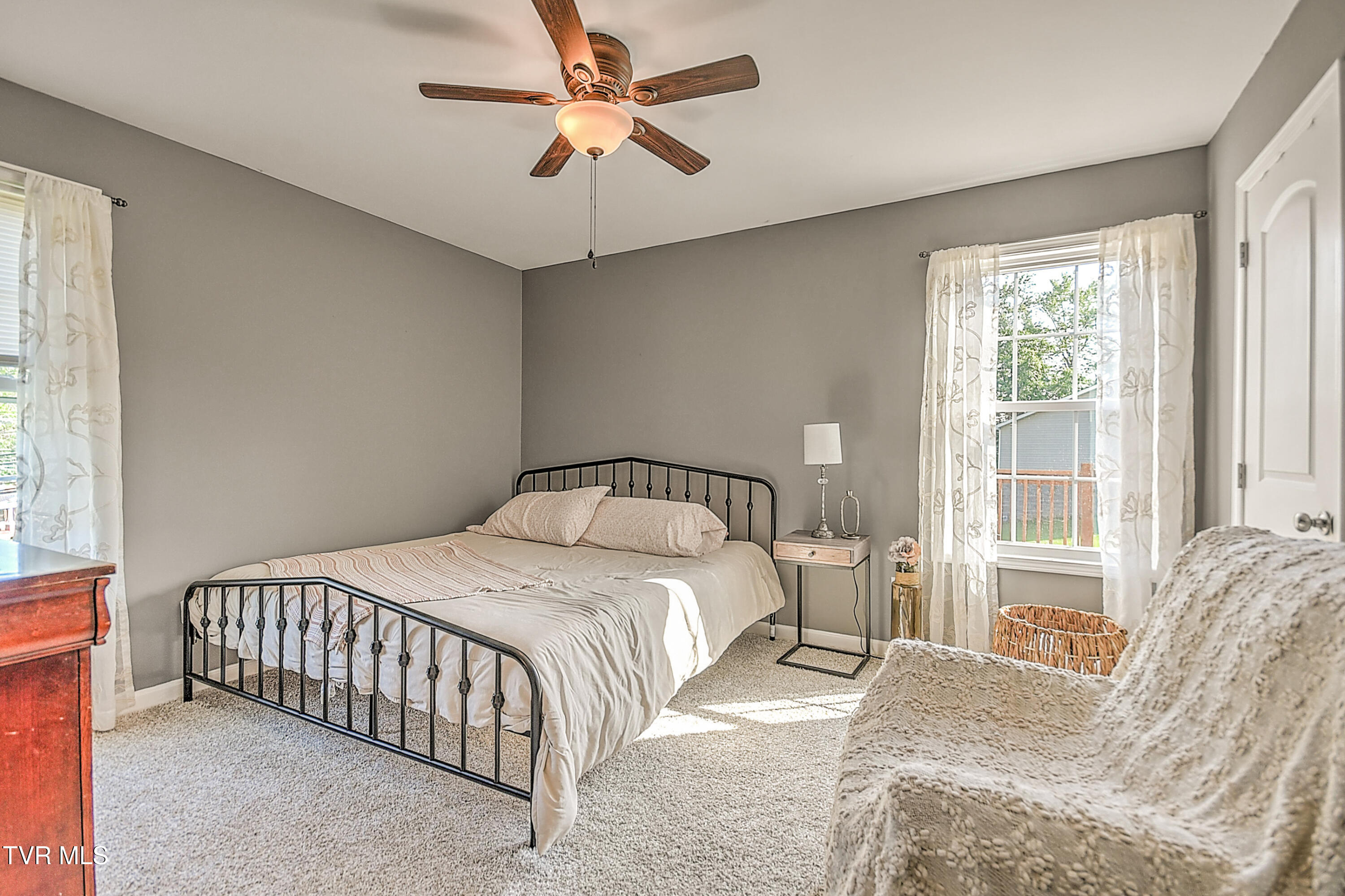 517 West Glade Street Glade Spring, VA 24340 - Photo 22 of 68 517 W Glade St DOM-21