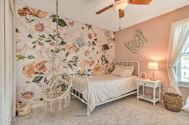 $299,900 | 517 West Glade Street, Glade Spring, VA 24340