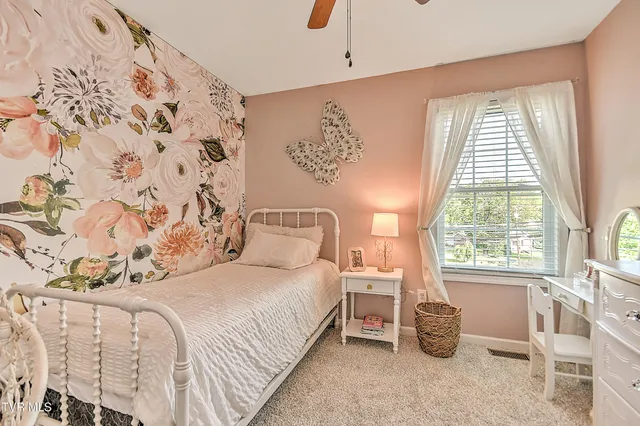 $299,900 | 517 West Glade Street, Glade Spring, VA 24340