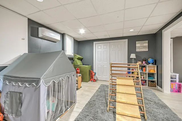 $299,900 | 517 West Glade Street, Glade Spring, VA 24340