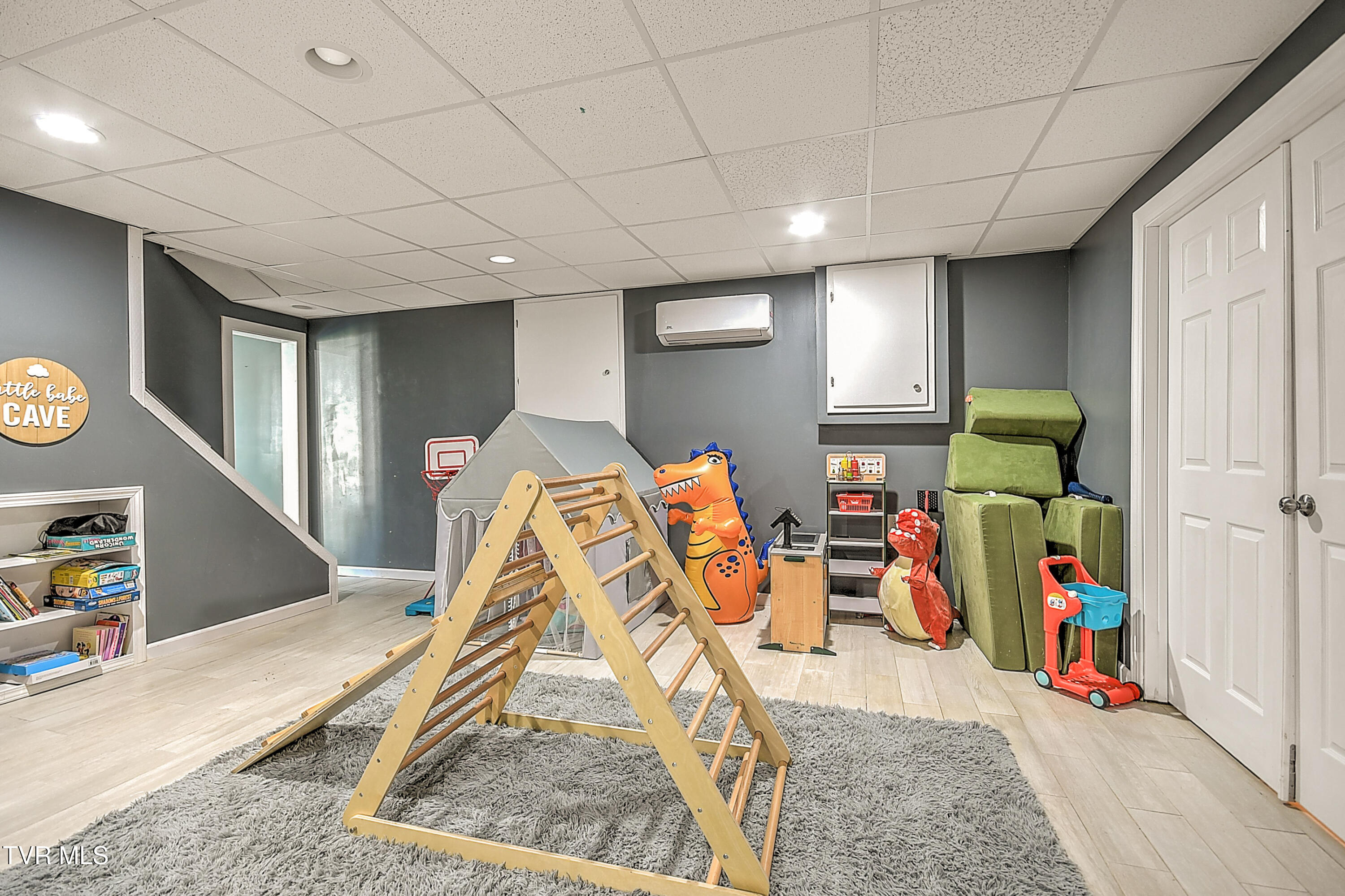 517 West Glade Street Glade Spring, VA 24340 - Photo 37 of 68 517 W Glade St DOM-35