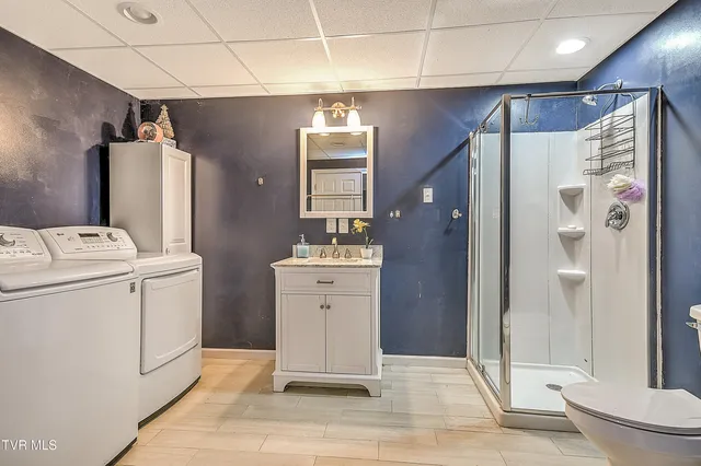 $299,900 | 517 West Glade Street, Glade Spring, VA 24340