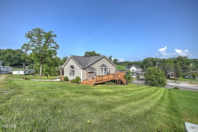 $299,900 | 517 West Glade Street, Glade Spring, VA 24340