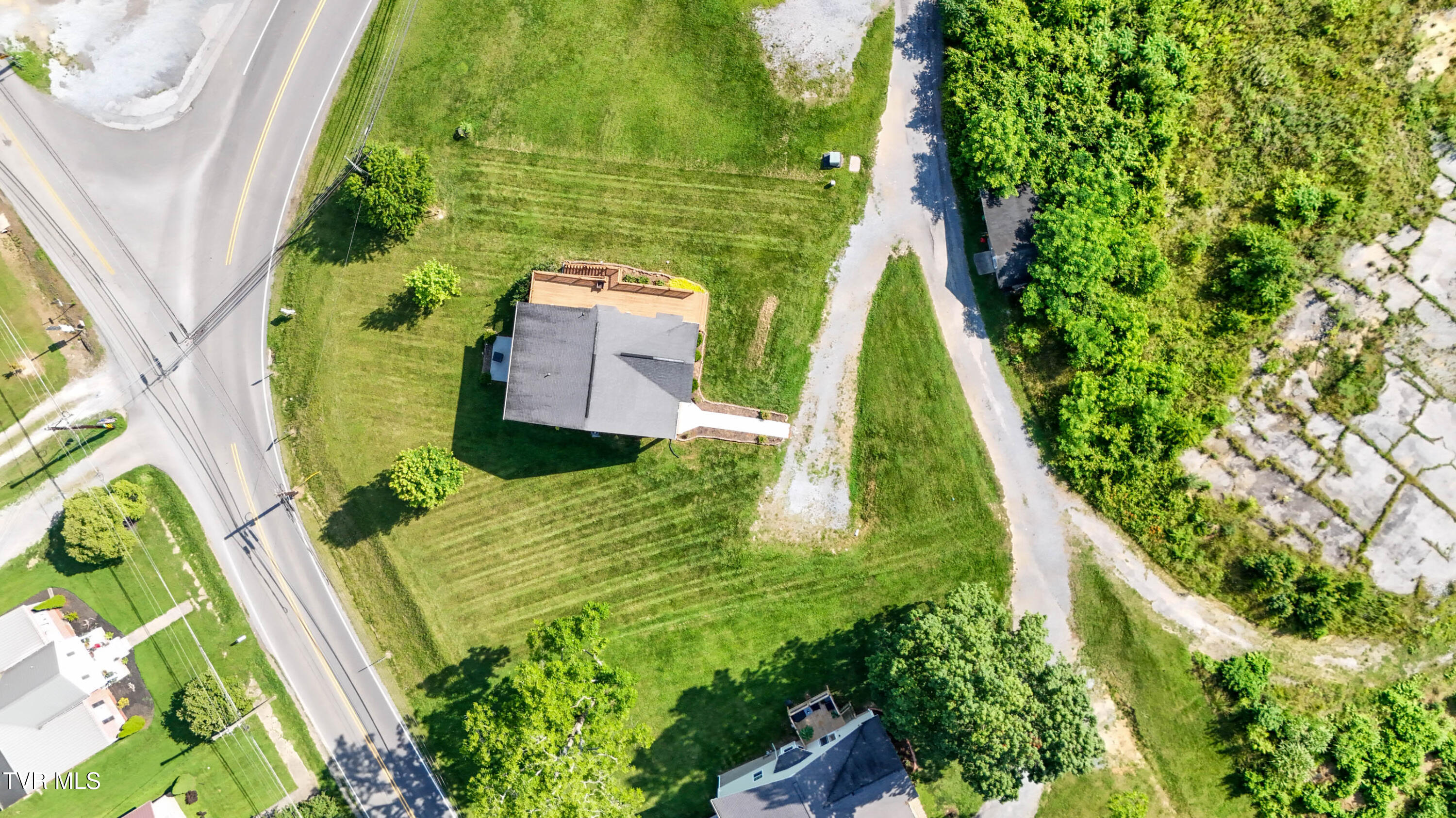 517 West Glade Street Glade Spring, VA 24340 - Photo 57 of 68 517 W Glade St Drone DOM-8