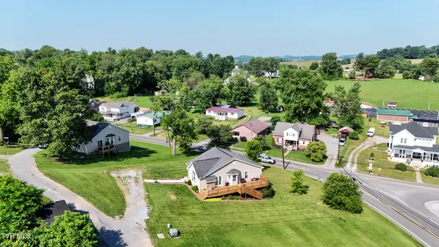 $299,900 | 517 West Glade Street, Glade Spring, VA 24340