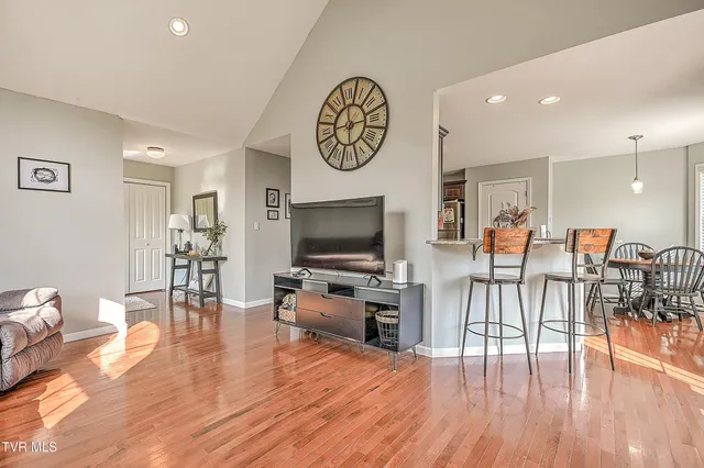 $299,900 | 517 West Glade Street, Glade Spring, VA 24340