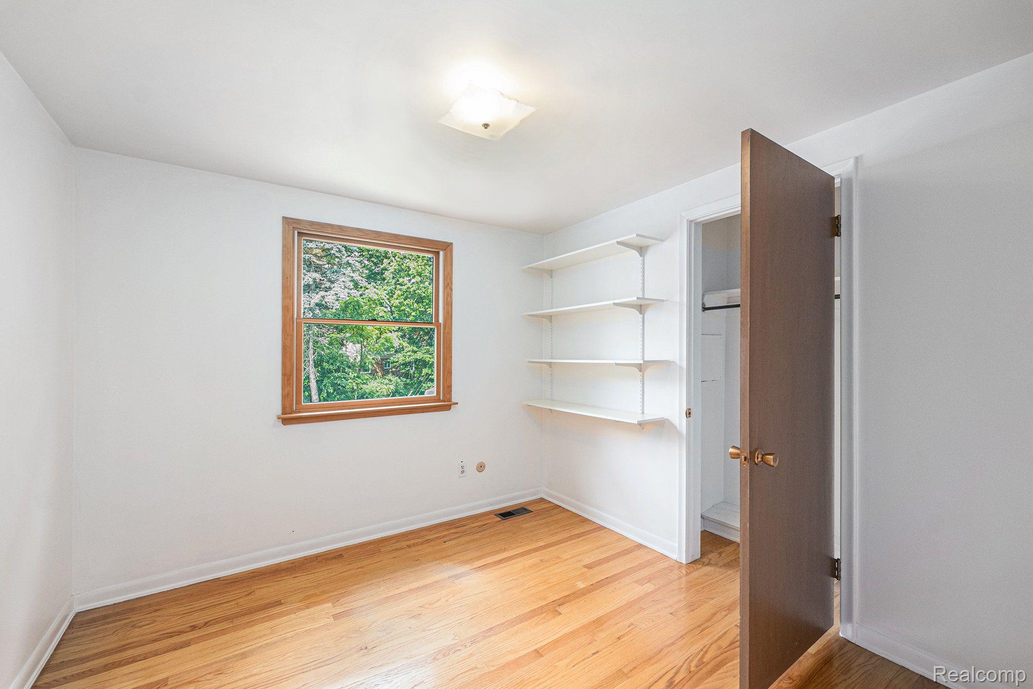 430 Willow Tree Lane Rochester, MI 48306 - Photo 27 of 33 Gallery Image 27