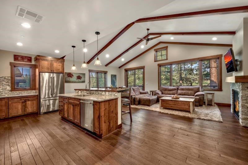 10175 Annies Loop Truckee, CA 96161 - Photo 8 of 21