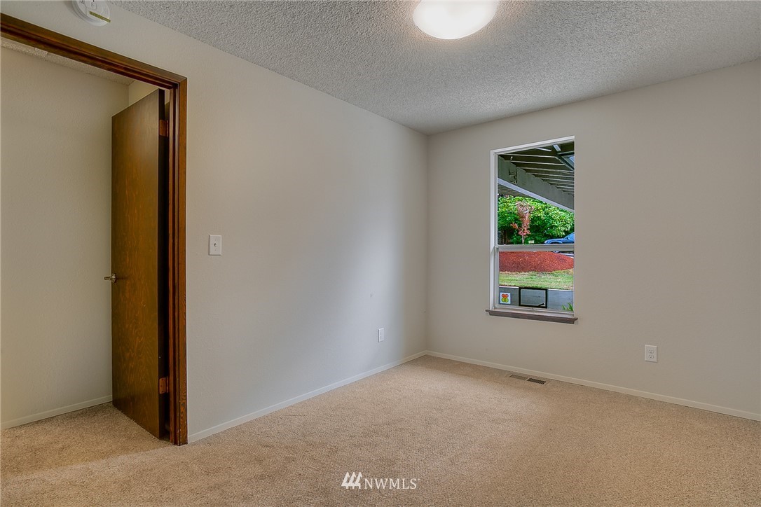 19807 97th Avenue South Renton, WA 98055 - Photo 15 of 25