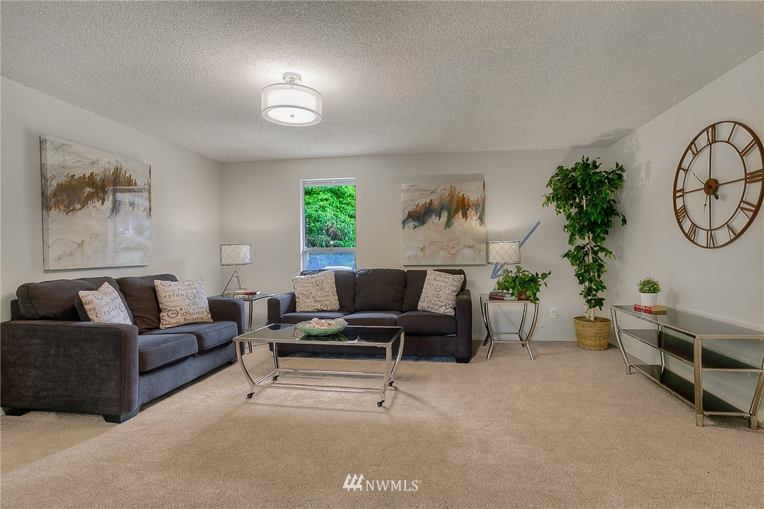 19807 97th Avenue South Renton, WA 98055 - Photo 3 of 25
