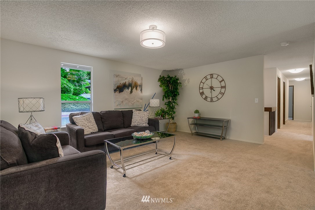 19807 97th Avenue South Renton, WA 98055 - Photo 5 of 25