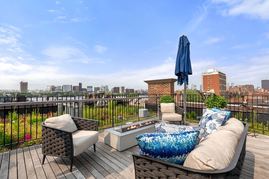 401 Beacon Street, Unit PH Boston, MA 02115 - Photo 31 of 35