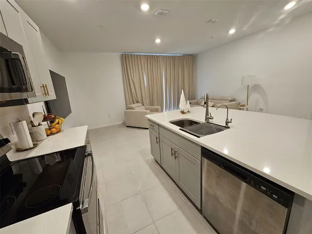 $2,100 | 4451 Arlington Avenue, Unit 44, St. Cloud, FL 34769